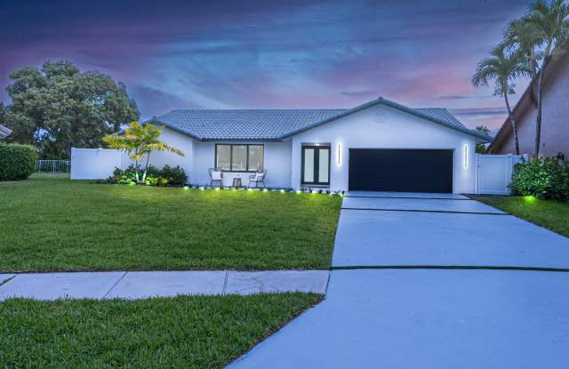 5143 Deerhurst Crescent Circle