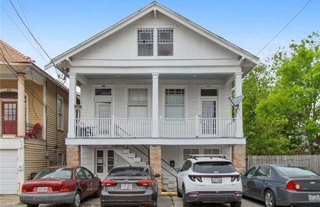 Photo of 423 S OLYMPIA Street