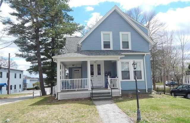 532 Blackstone Street unit: 1