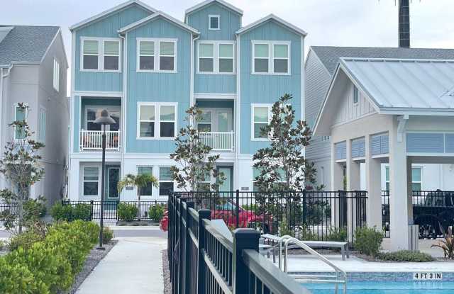 Photo of Annual Unfurnished 3 Bedroom, 3.5 Bathroom Townhome adjacent to Downtown Sarasota