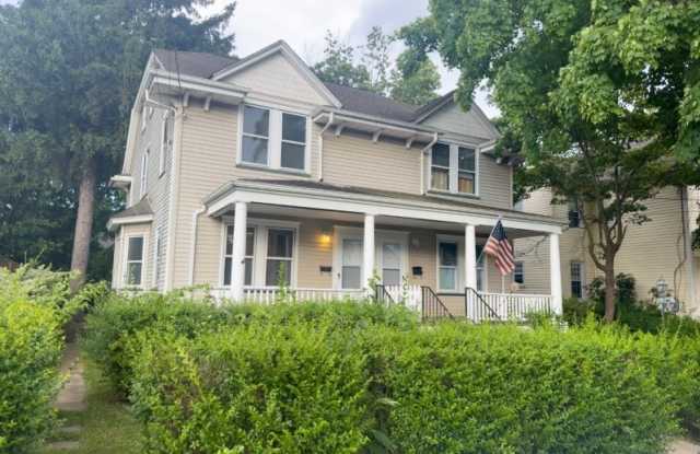 26 Rutan Dr
