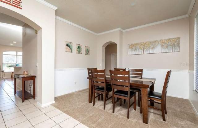 1672 SPARKLING WATER CIRCLE