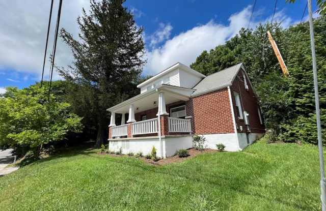 Photo of *RENOVATED KITCHEN AND BATHS!* 2 Bedroom, 2.5 Bath House