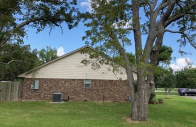 129 Old Angleton Road