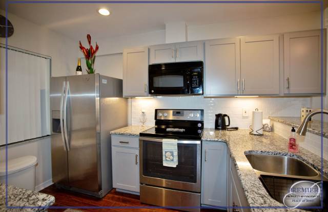**FULLY FURNISHED SEASONAL RENTAL**BONITA SPRINGS**GATED COMMUNITY**