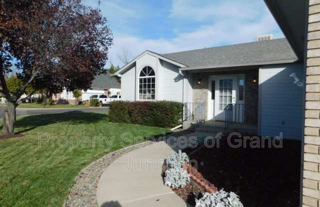 707 Fountainhead Blvd