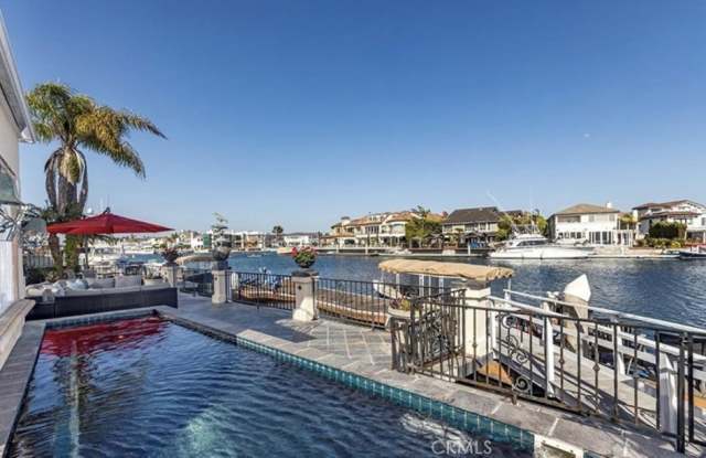 3262 Gilbert Drive