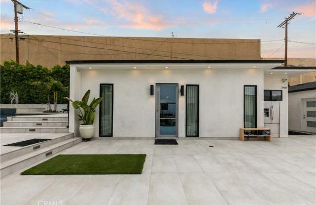 Photo of 3461 Mary Ann