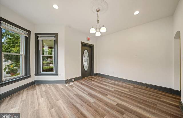 119 S BROAD Street unit: 1