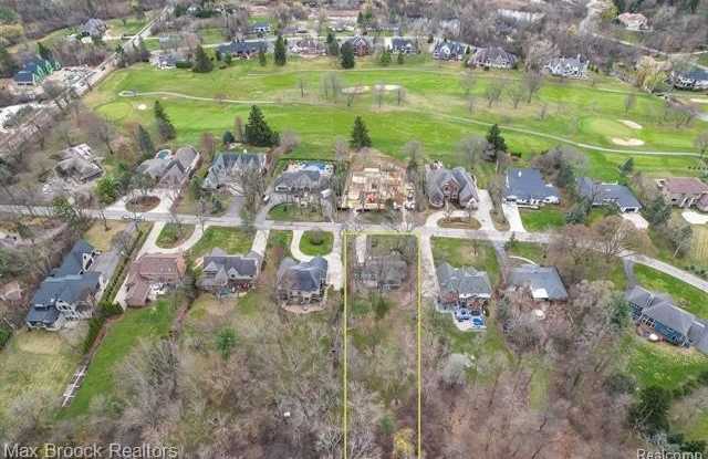 2905 W HICKORY GROVE Road