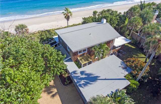985 Beachcomber Lane