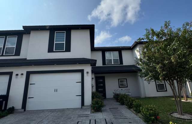 Photo of 5121 Sequoia Ave