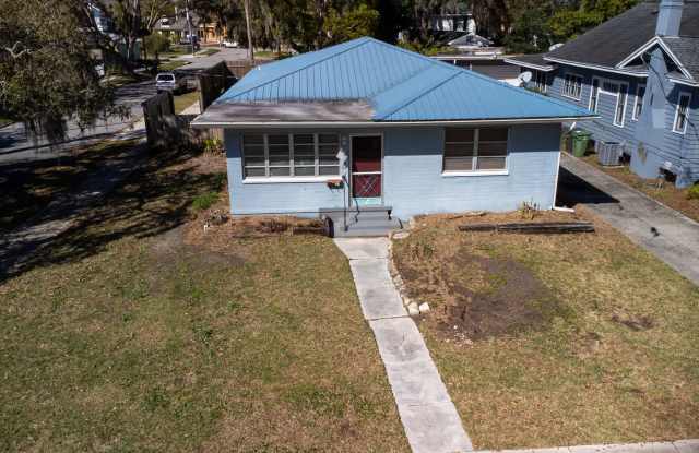 Charming 1950s 3/2 Single Family Home