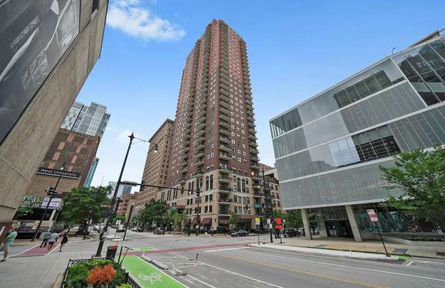 41 E 8th St Apt 1404