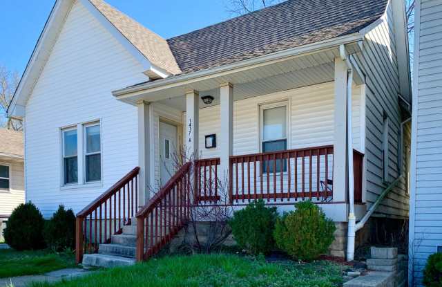 Photo of 3 BED home with rear patio available AUGUST!