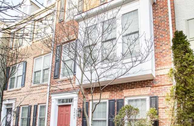 2443 HUNTINGTON PARK DRIVE