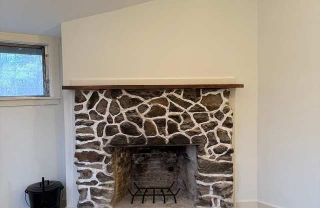 One Bedroom House - located in Upper Bucks County