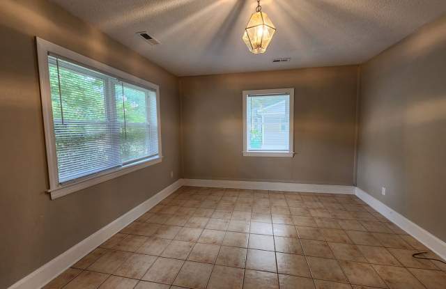 2 Bedroom, 1 Bath Home in Oakhurst