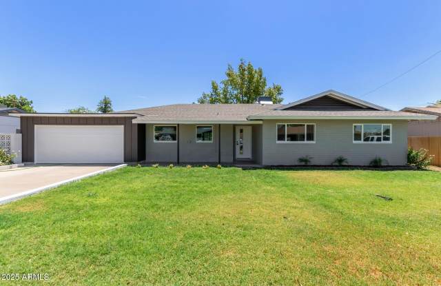 Photo of 1311 E 2ND Place