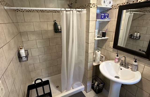 130 University Ave - 130.5