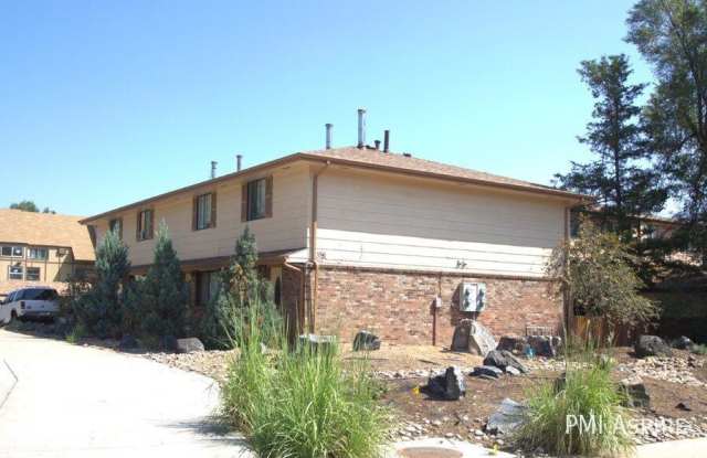 208 E Longs Peak Ave -