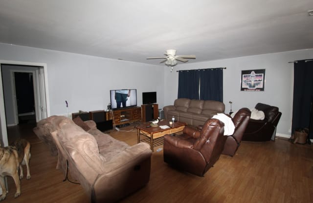 223 N Edgewood Drive - 3