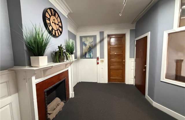 1115 Delaware Avenue unit: 2A