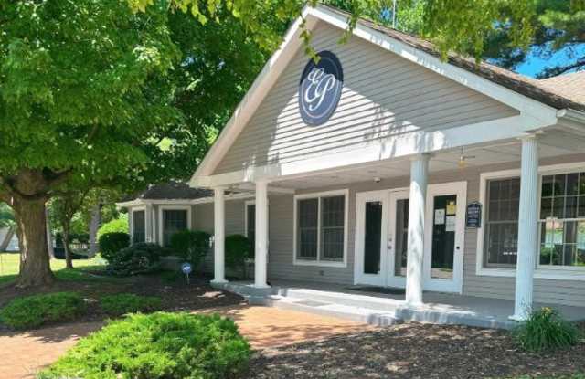 Photo of 1703 South Lincoln Street