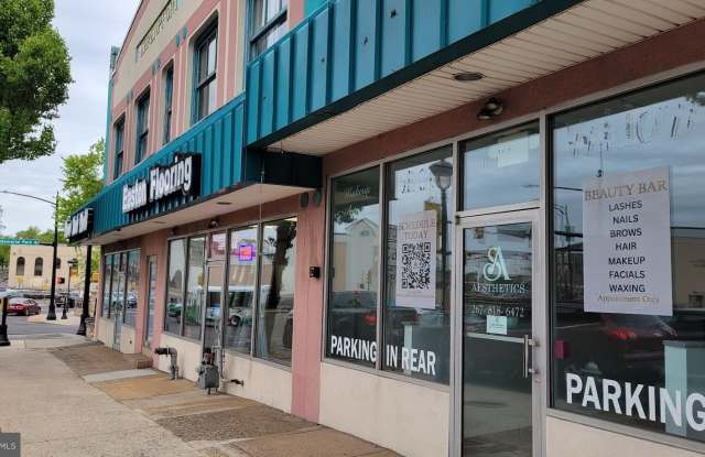125 N YORK Road