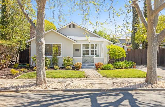 Fully Furnished Newly Renovated House located in Downtown Napa