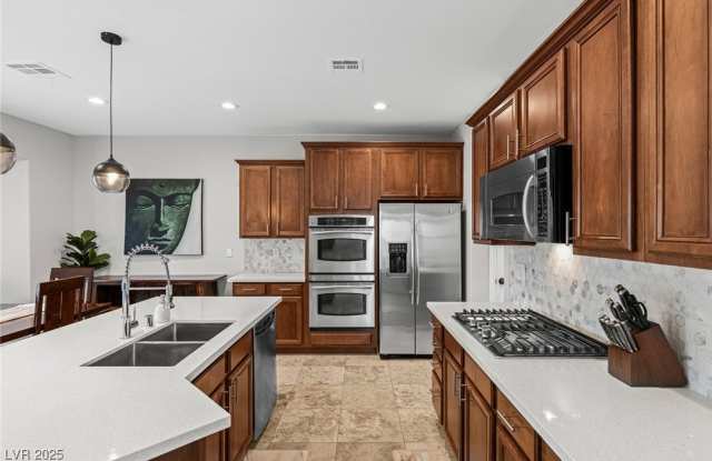 Photo of 275 Spectacular Street