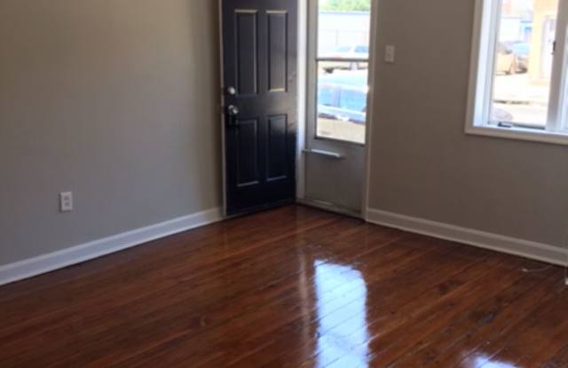 Photo of 2445 East Huntingdon Street