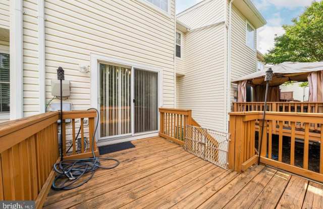 43122 FOREST EDGE SQUARE