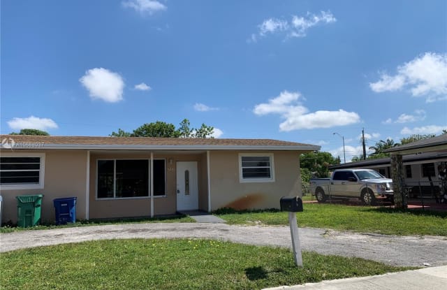 3241 NW 182nd St - 3241 Northwest 182nd Street, Miami Gardens, FL 33056