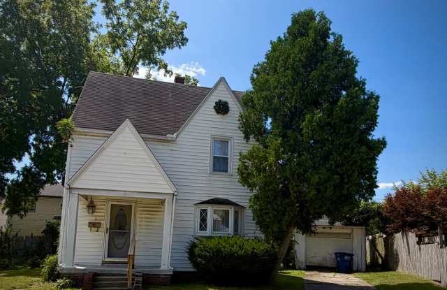 2 bed Home for Rent .....Drive by and take a look!!!