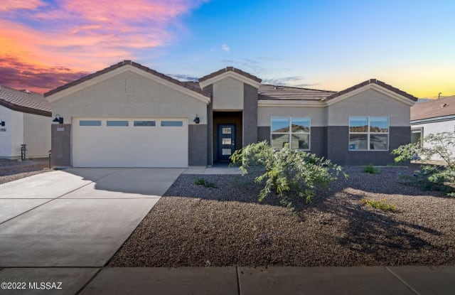 12437 W Old Farm Drive - 12437 West Old Farm Drive, Marana, AZ 85653