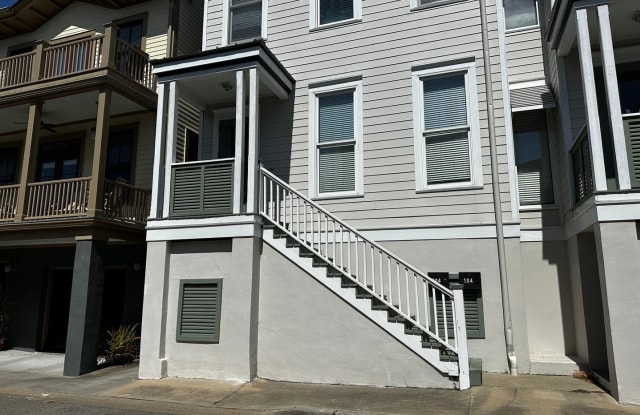 302 Lorch St. Apt # 104 - 302 Lorch St, Savannah, GA 31401