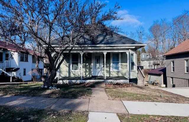 Comfortable 2-Bed Home in Muscatine IA