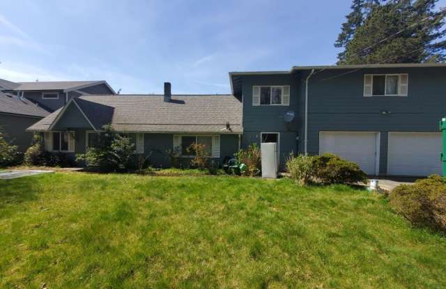 Updated 8 Bedroom Home for Rent!