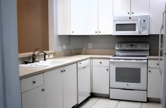 102 Lighthouse Circle