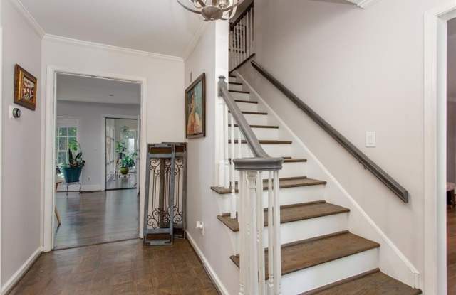 5542 Whitewood Court