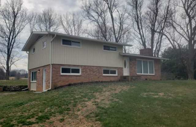 4 Bedroom / 2 Bath Home Kingsport, TN