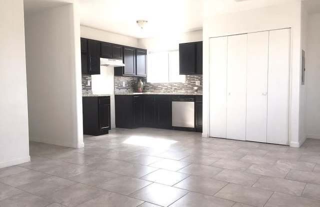 1052 N COLORADO Street unit: 4