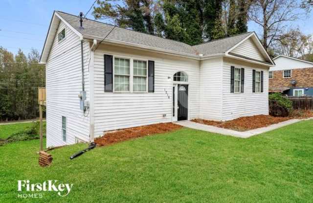 1216 Woodleigh Road Southwest