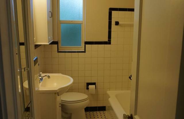 Beautiful 3 Bedroom House Behind Midtown