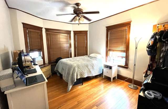 Massive 4bed 2bath with 2 parking Spots included. PET NEGOTIABLE!