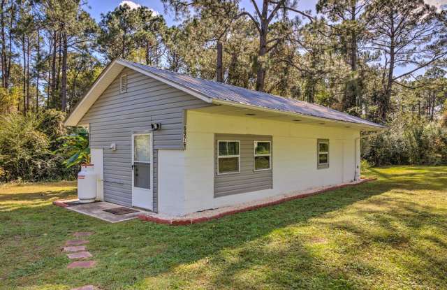Charming and Private 1/1 on a Large Lot! - 6976 Klondike Road, Escambia County, AL 32526