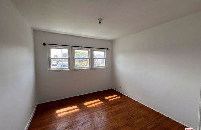 5037 West 126th Street