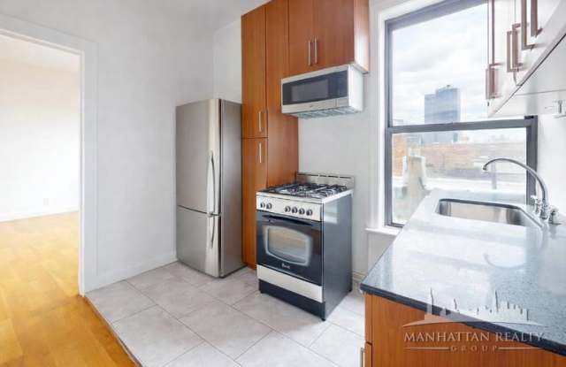 Photo of 229 E 12th ST