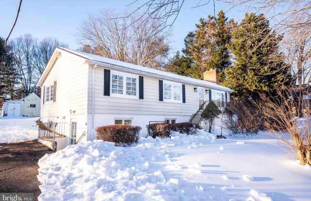 816 UTTERBACK STORE Road